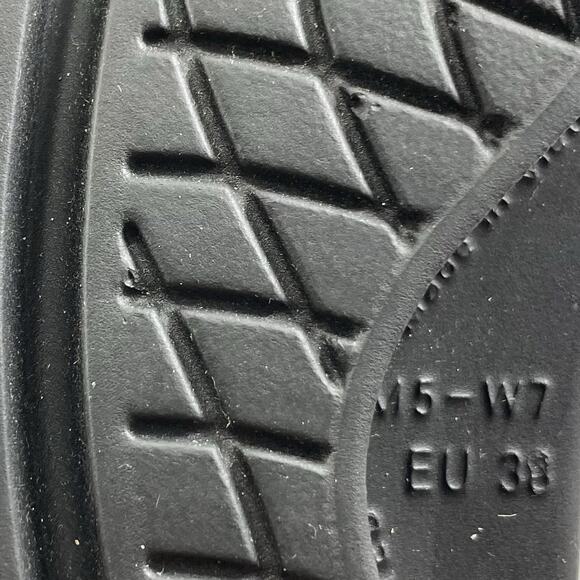 Oofos Ooriginal Flip Flops Womens Size 7 Mens 5 Black Comfort Recovery Sandals - Picture 9 of 9